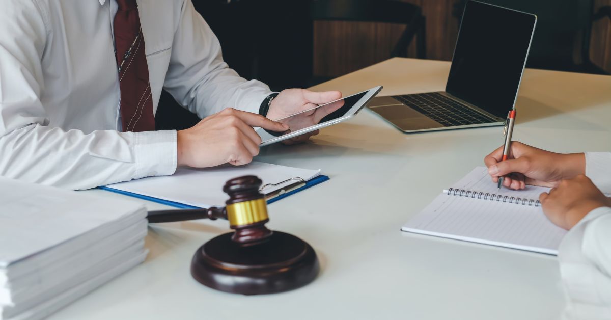 Pedestrian Accident Lawyers in Everett Break Down the Moments Before Impact