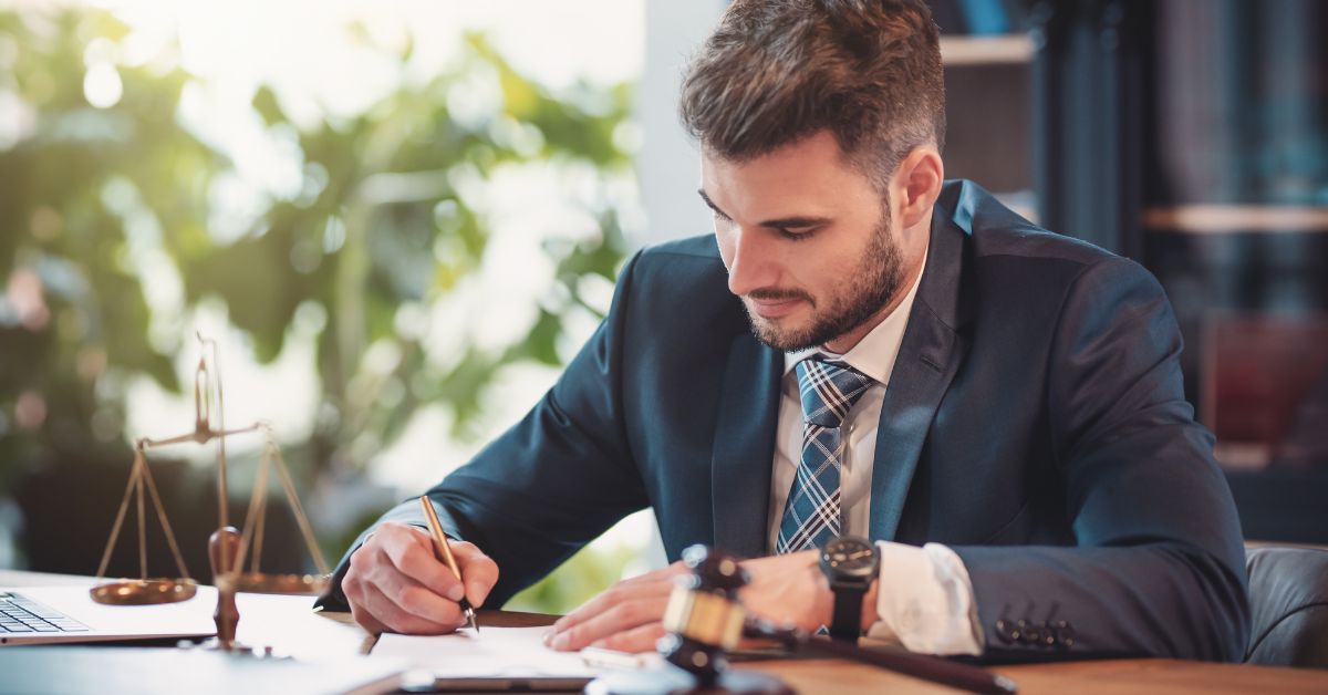 Top 5 Qualities to look for in a Personal Injury Attorney img